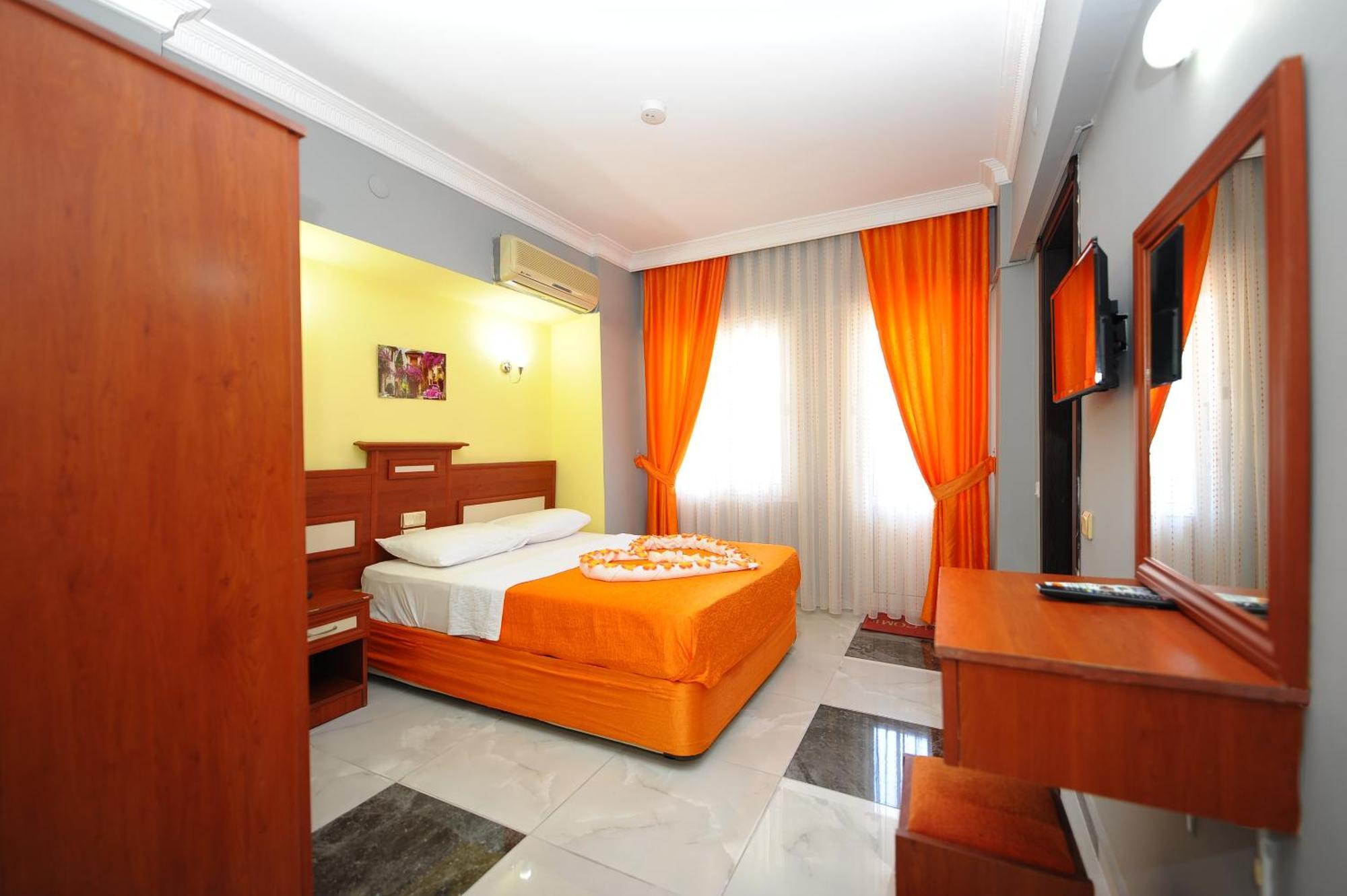 Double or Twin Room,1082172889:JPEG