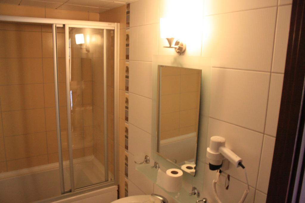Standard Double Room,239091633:JPEG