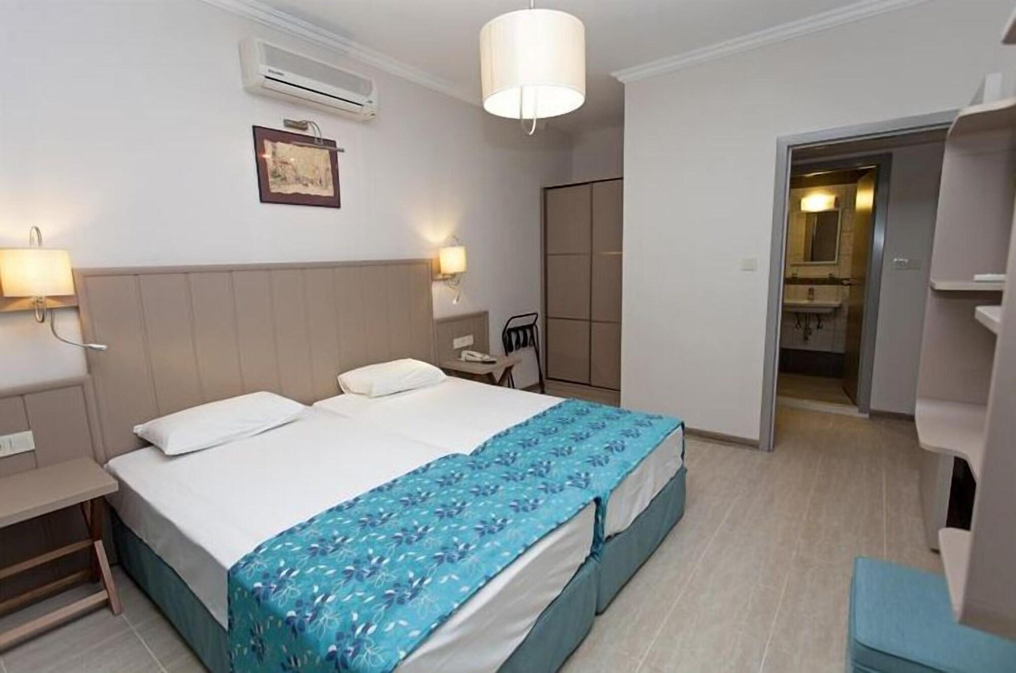 Deluxe Two-Bedroom Apartment