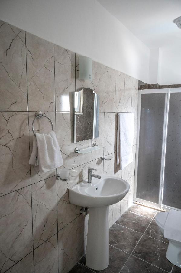Large Double Room,1232599973:JPEG