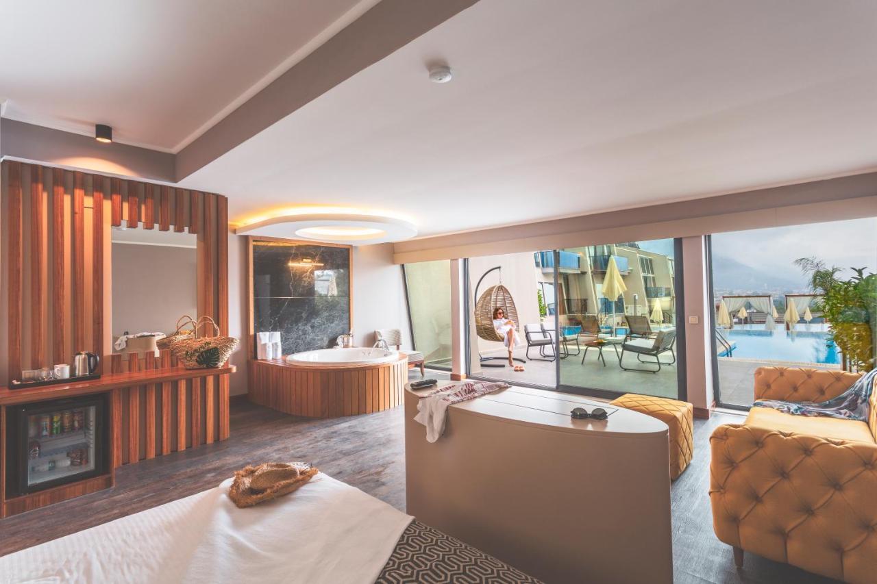 Deluxe King Suite,815720339:JPEG