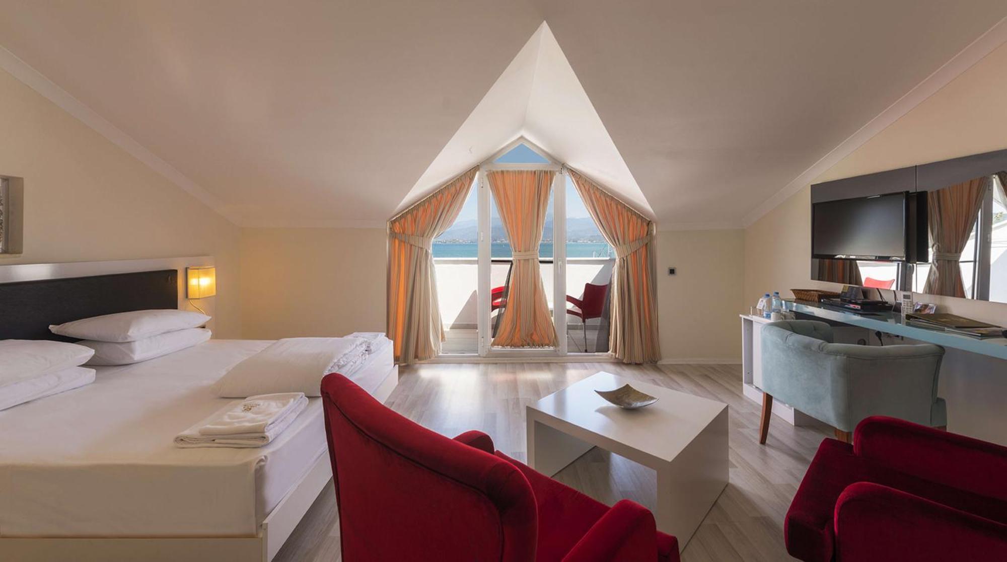 Large room Terrace,1275145741:JPEG