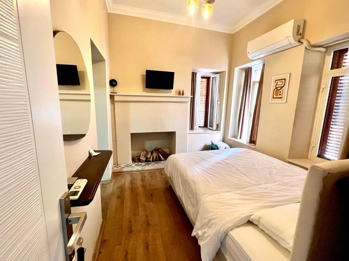 Double Room,1352215564:JPEG