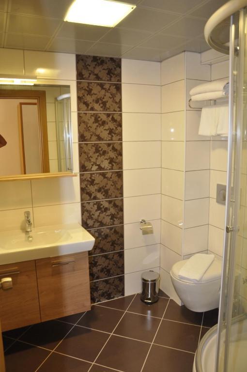 Family Suite (4 Adults),1585468626:JPEG