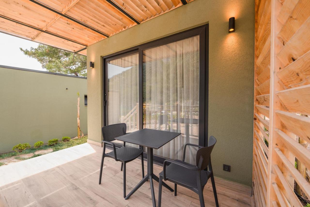 PALM SUITES