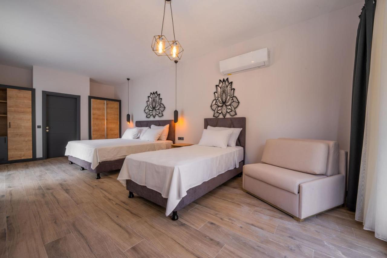 CAROB SUITES