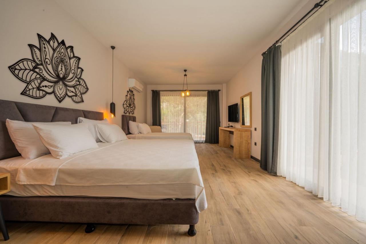 CAROB SUITES