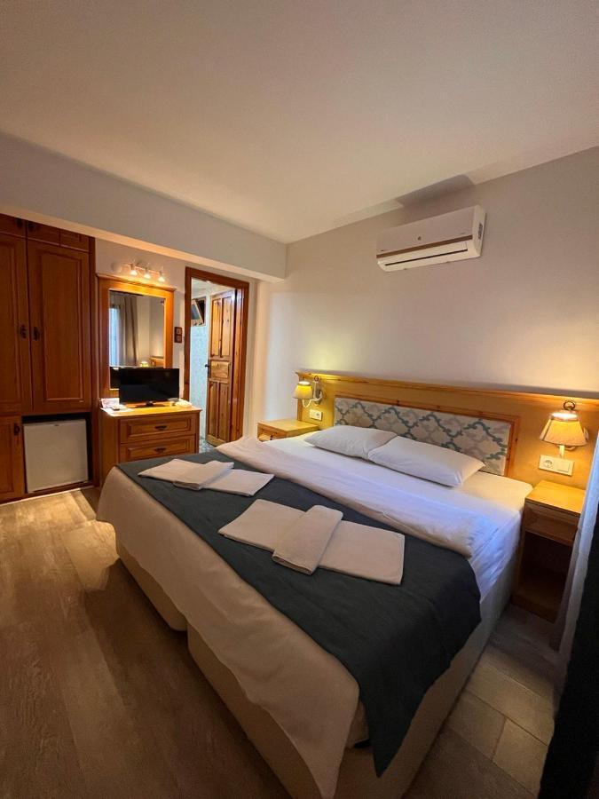Small Double Room,1404807038:JPEG