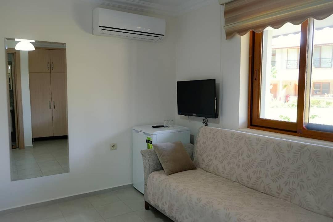 Family Studio,1466990741:JPEG