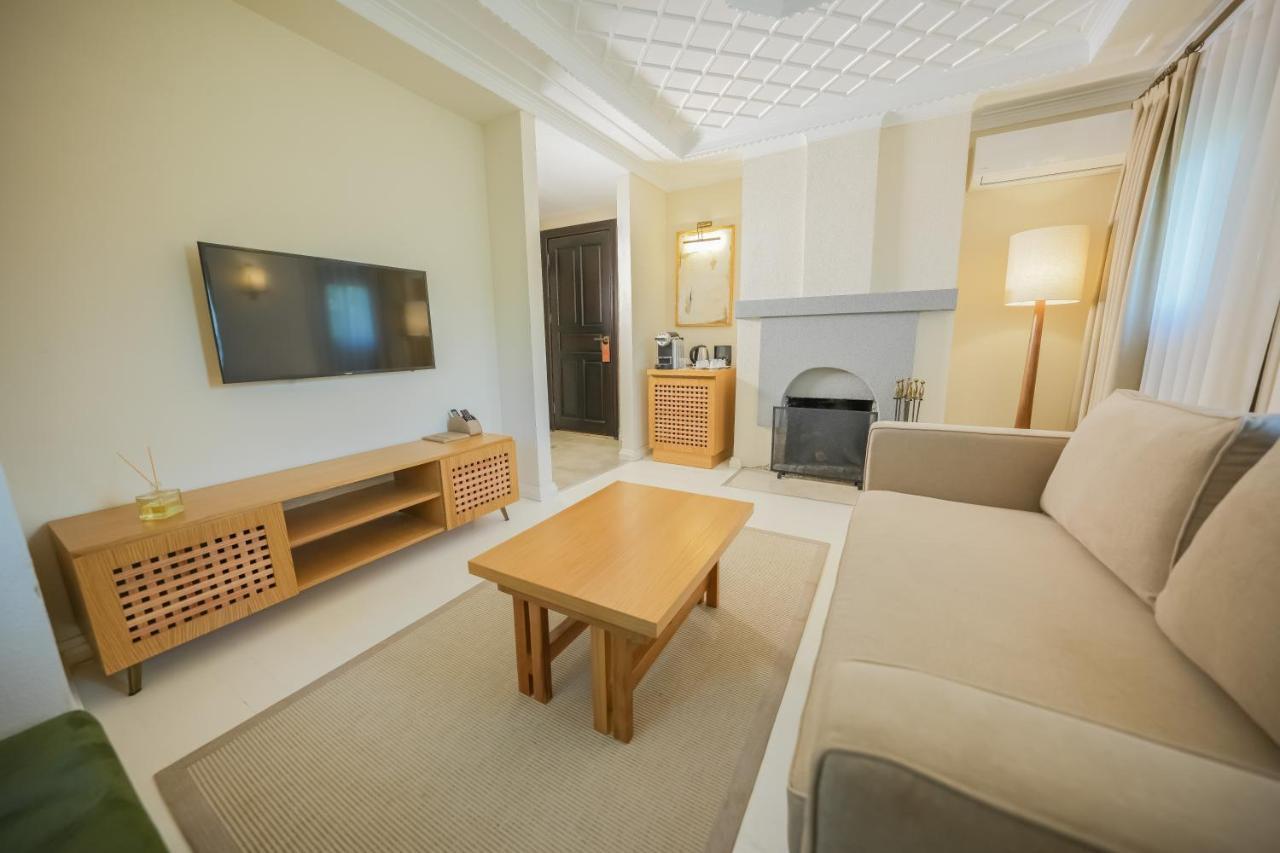 Superior King Room,1480646783:JPEG