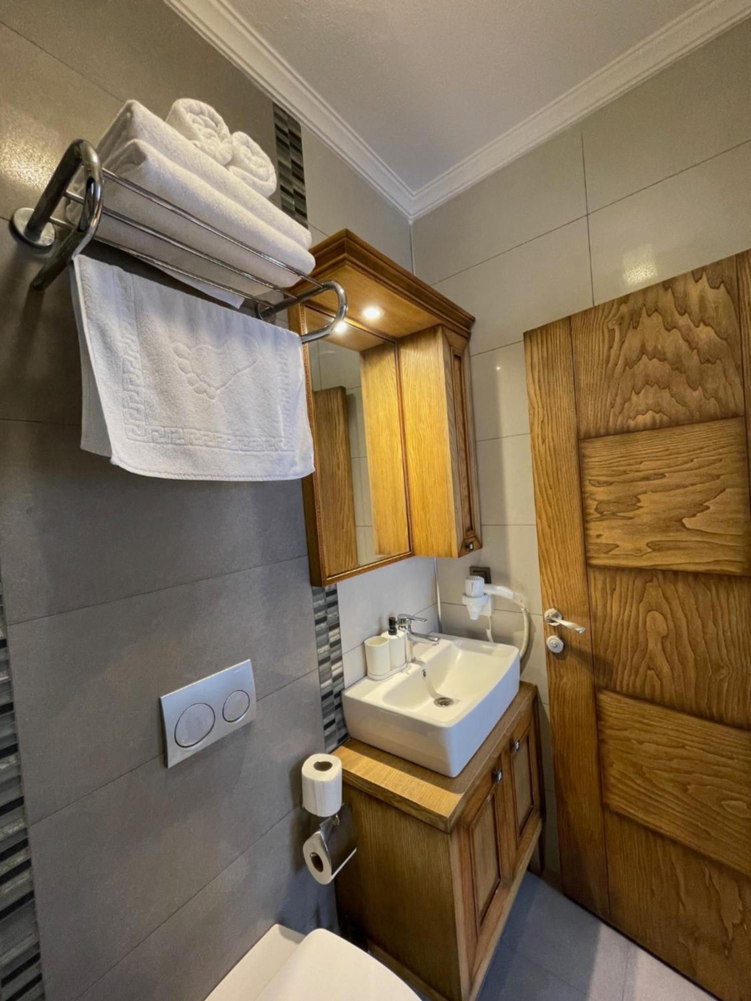Double Room with City View,1499009743:JPEG
