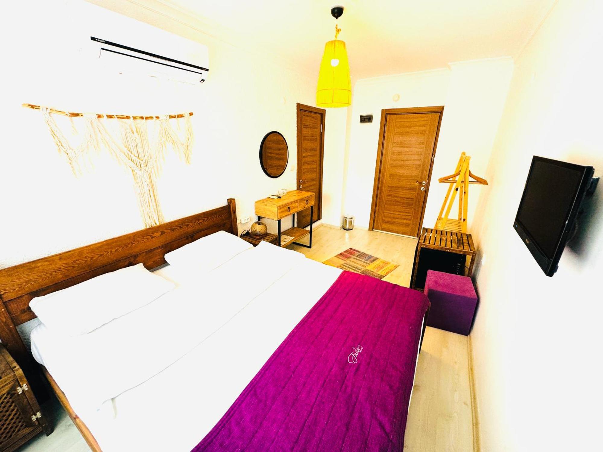 Double Room,1529762425:JPEG