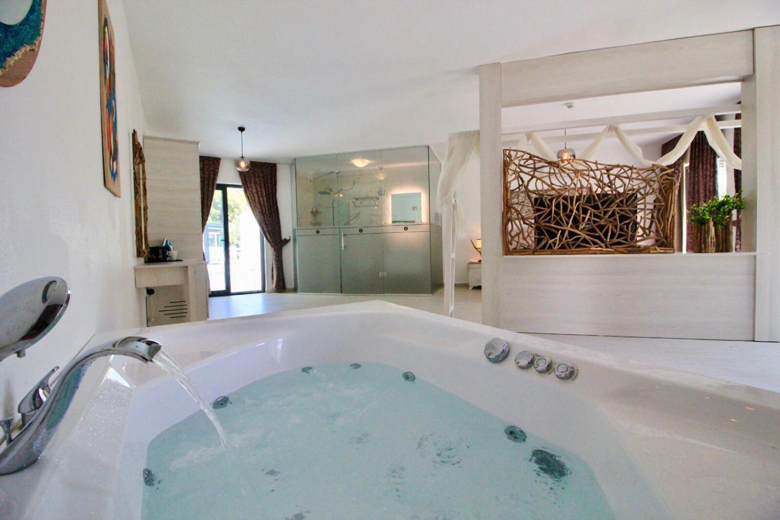 Honeymoon Room