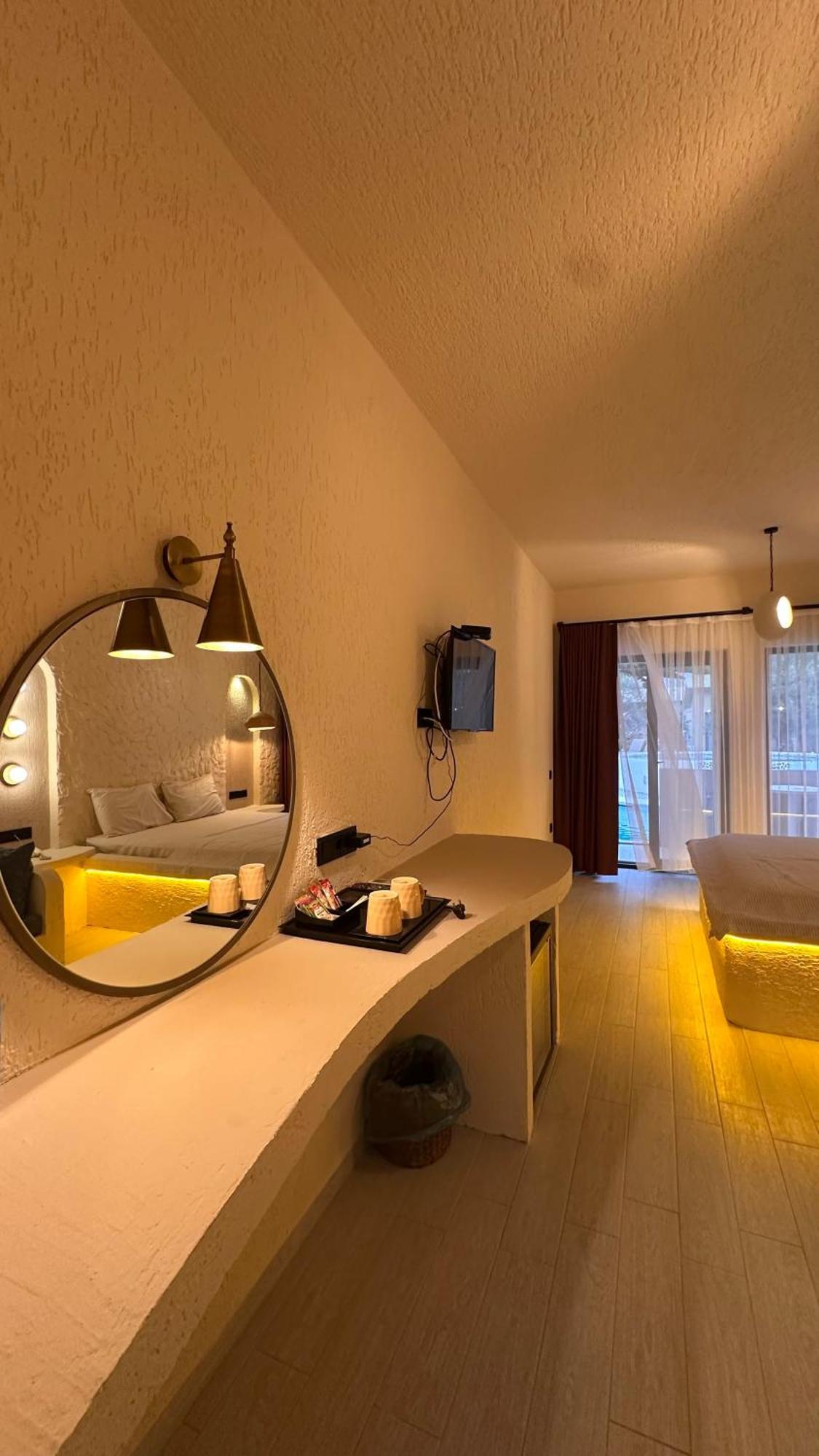 Deluxe Double or Twin Room Pool Access