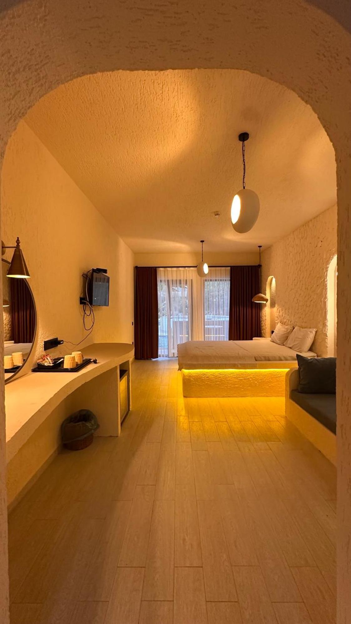 Deluxe Double or Twin Room Pool Access
