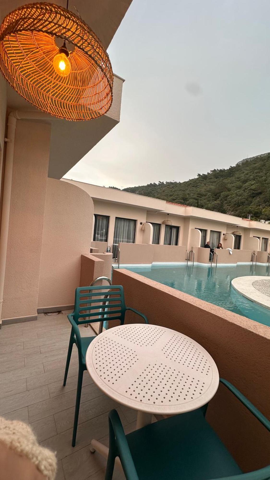 Deluxe Double or Twin Room Pool Access