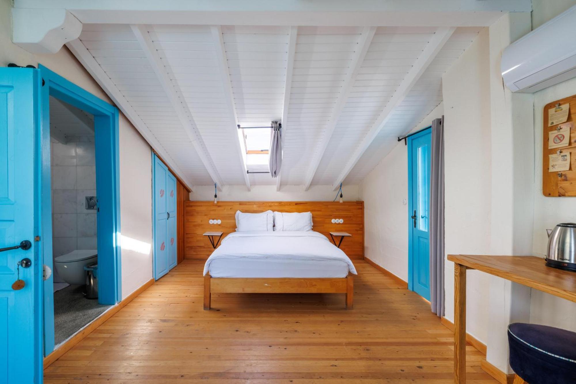 Penthouse Room,1756424443:JPEG