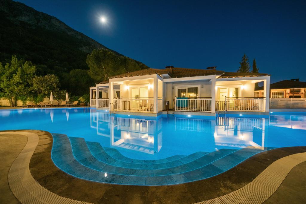 Double Room with Pool View