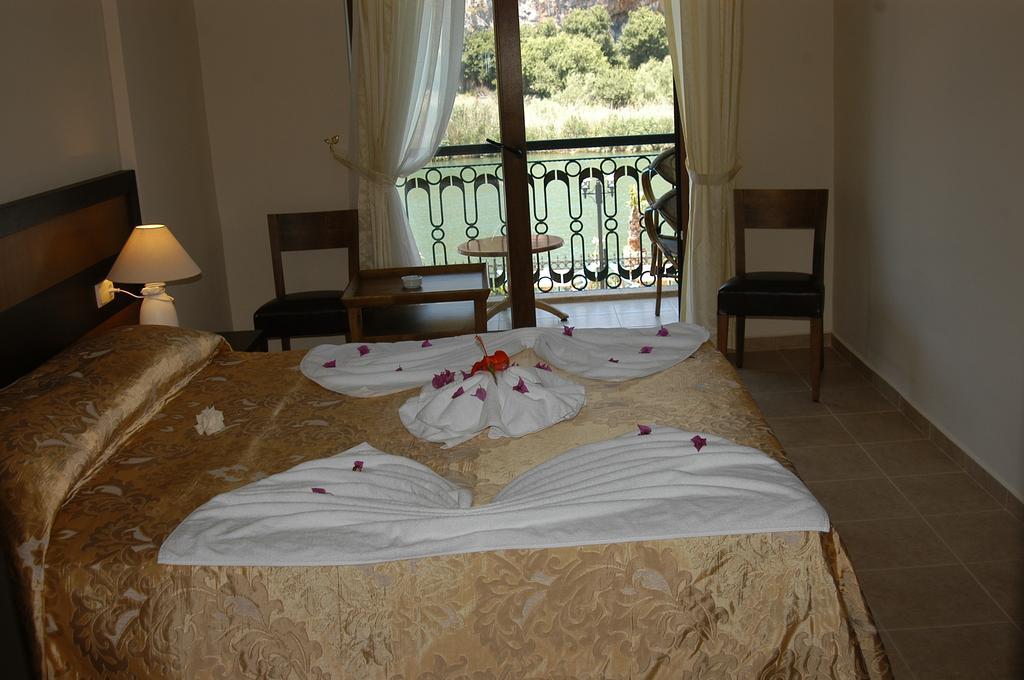 Standard Triple Room,1583080833:JPEG
