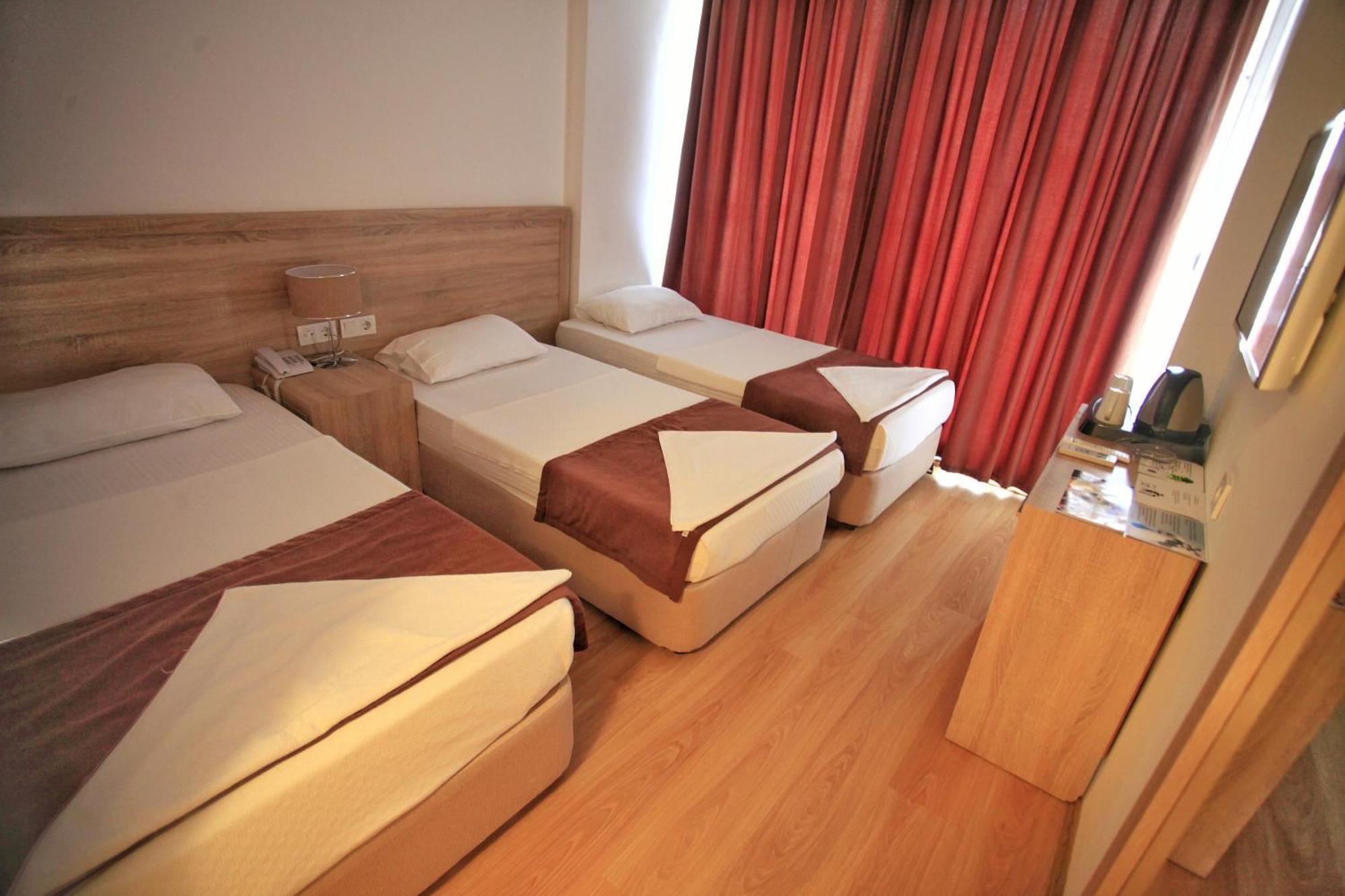 Triple Room,379703833:JPEG