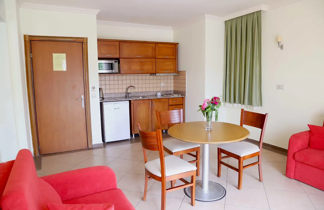Club Karakas Apart Otel-1