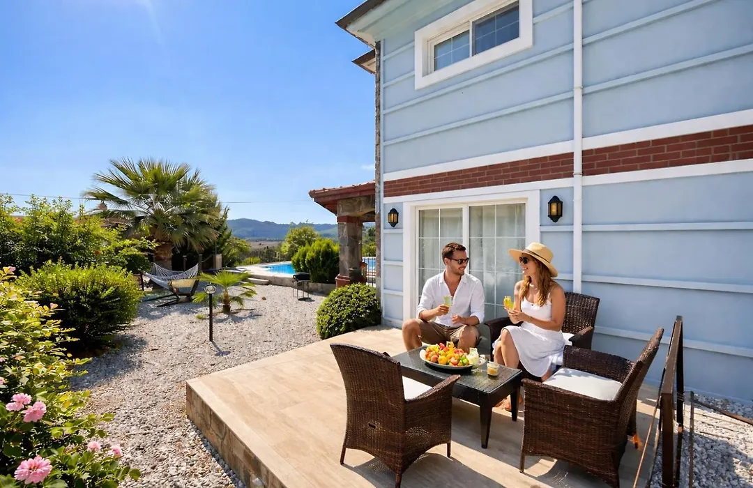 Villa Oasis: Private Pool Retreat with Garden-1