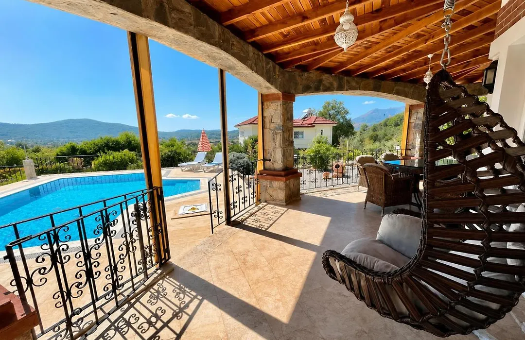 Villa Serenity: Private Pool & Garden Retreat-1