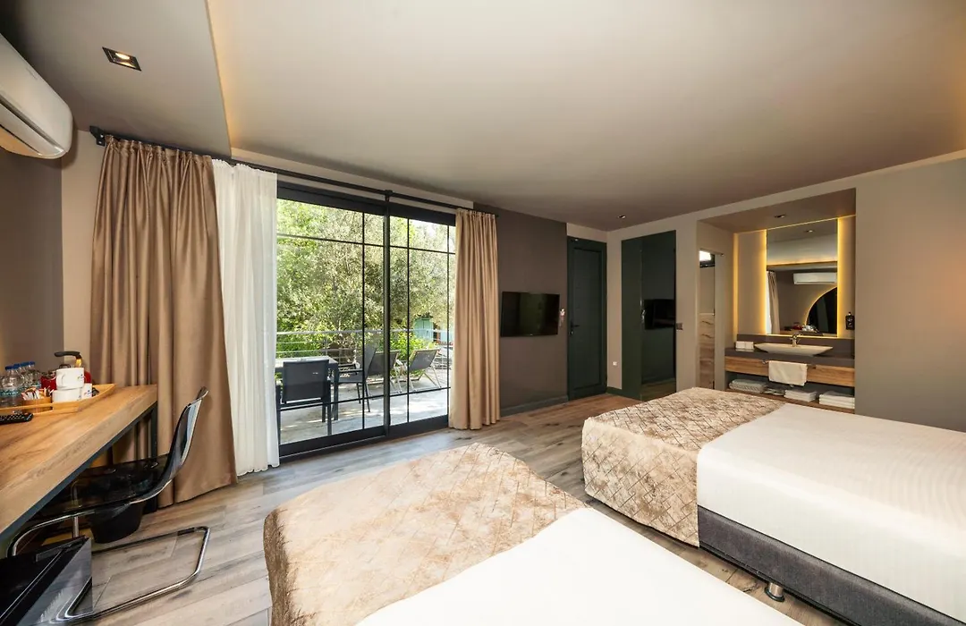 S3 Seahorse Beach Club-1