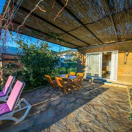 Soeguet Deniz Evi Daily Weekly Rentals-3