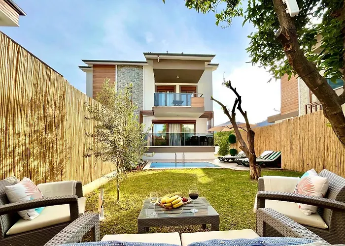 Seaview Grand - Twinmaris Villa Marmaris met een Zwembad