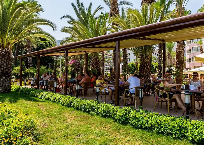 Hotels in de buurt van İçmeler Beach