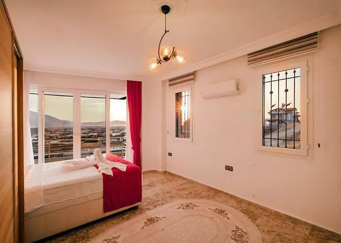 Pet friendly Sessiz Sakin Manzarali Sauna Ve Jakuzili,Muestakil Havuzlu Villa Fethiye
