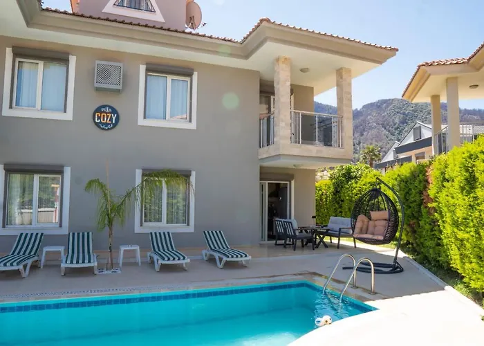 Villa Cozy Marmaris met een Zwembad