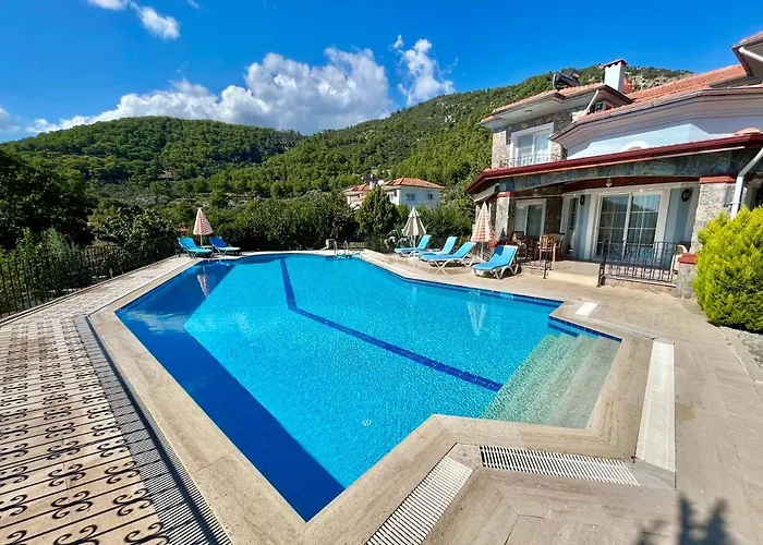 Private Villa Oasis: Private Pool Retreat with Garden Fethiye