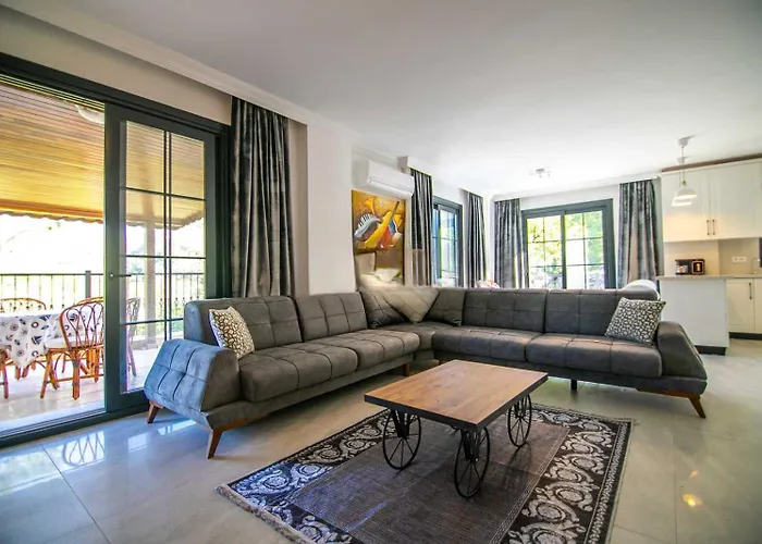 Dadya Villa 4 - Marmaris Turgut Da Oezel Havuzlu Denize Yakin Lueks Villa mit Pool